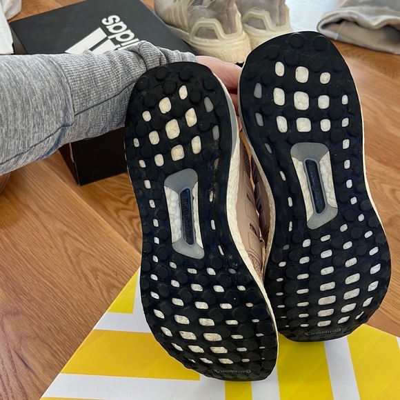 Adidas ultraboosts - Picture 3 of 3
